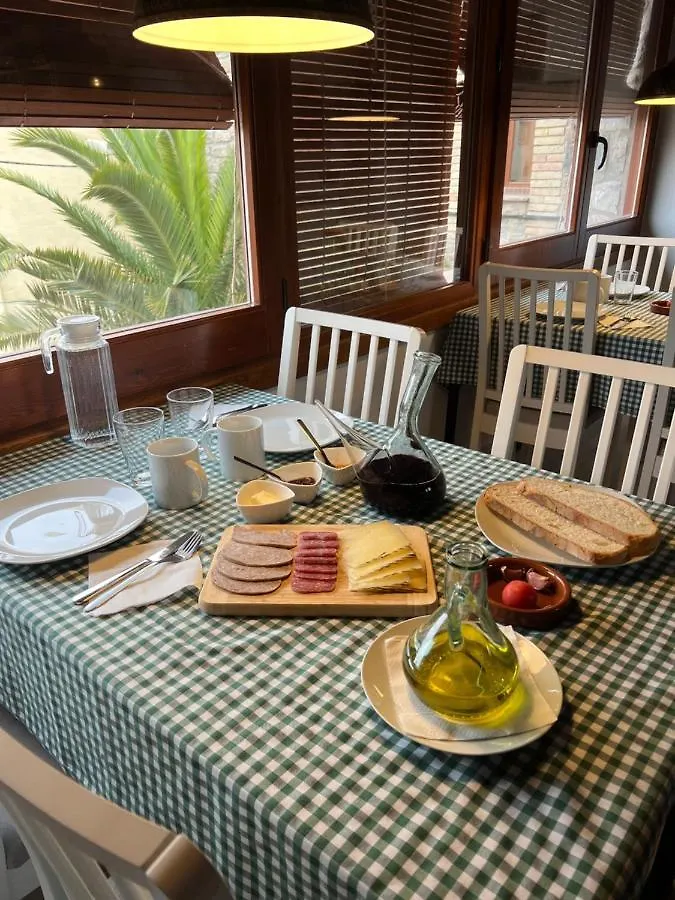 Ca La Gracia Guest House Cabrianes 0*,