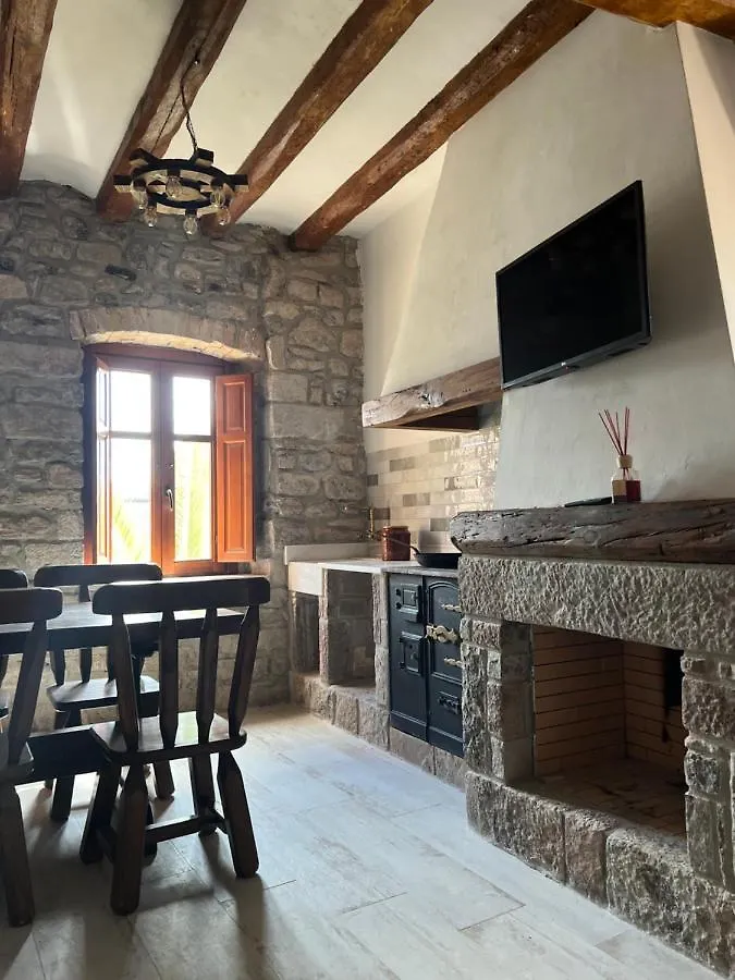 Country house Ca La Gracia Guest House Cabrianes Spain